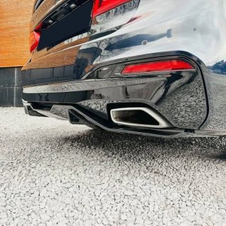 Performance rear bumper Diffuser for BMW G30 / G31, glossy black — 2